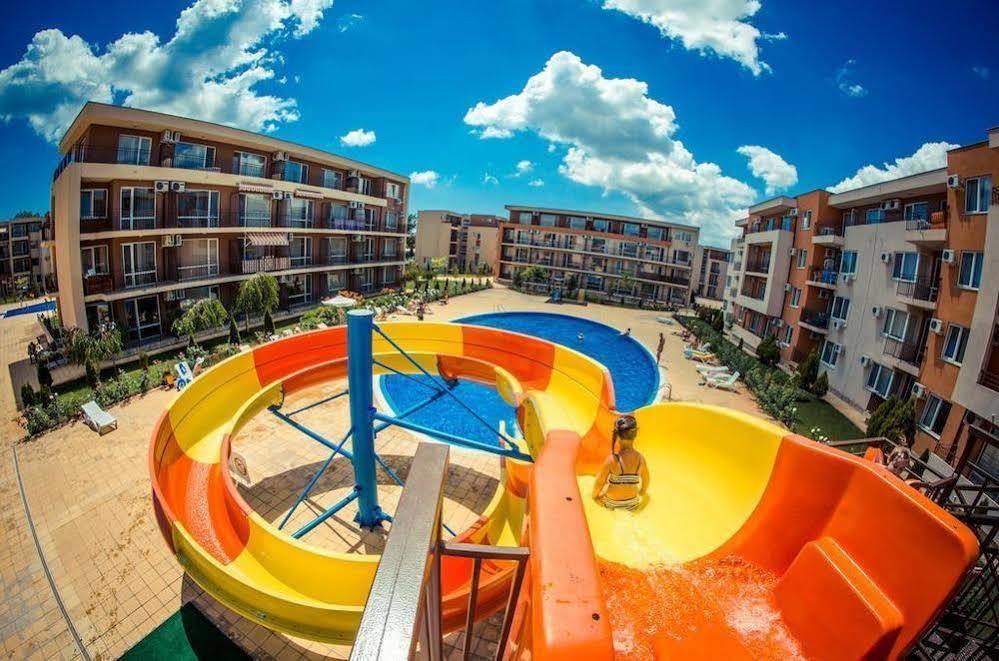 Holiday Fort Golf Club 阳光海滩 外观 照片