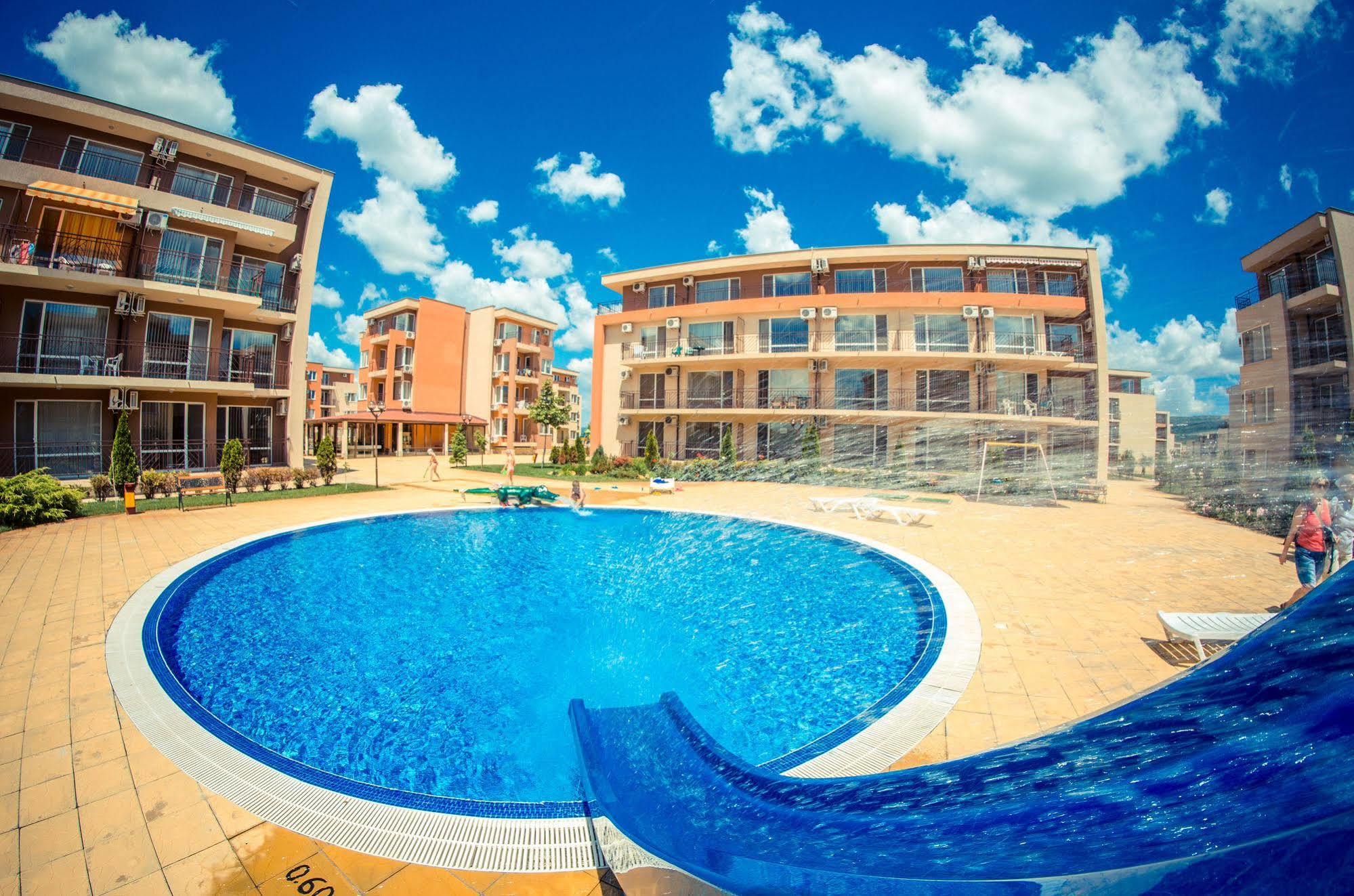 Holiday Fort Golf Club 阳光海滩 外观 照片